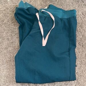 Figs joggers in Caribbean blue size medium